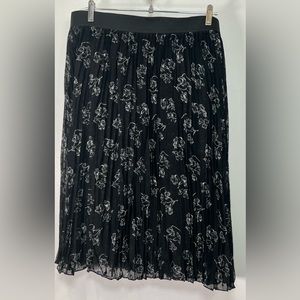 Maree Pour Toi Pleated Pull On Skirt with.Exposed Wide Elastic Waist Band (16)